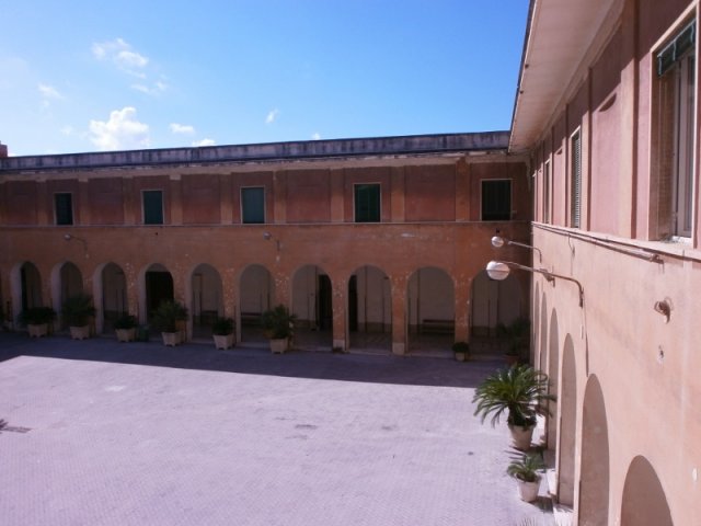 Biblioteca di Portici